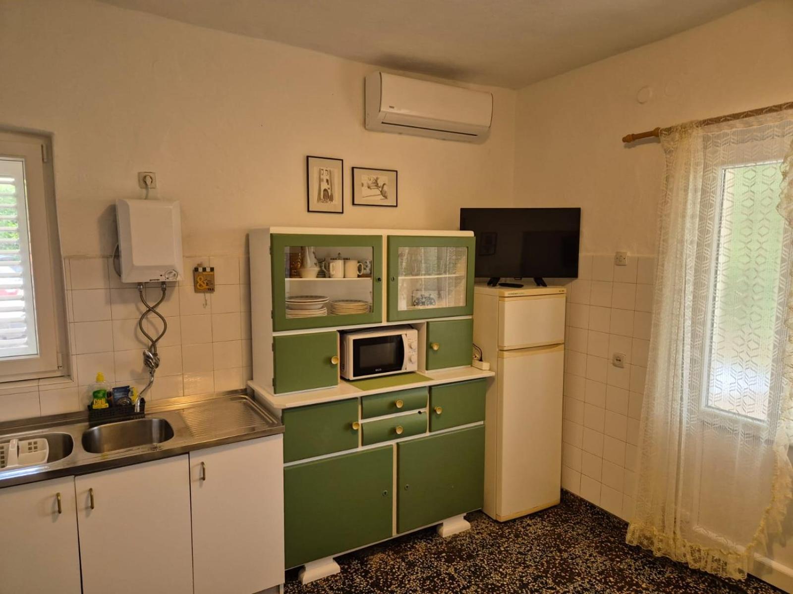 Apartmani Martinovka 德朗西斯 外观 照片